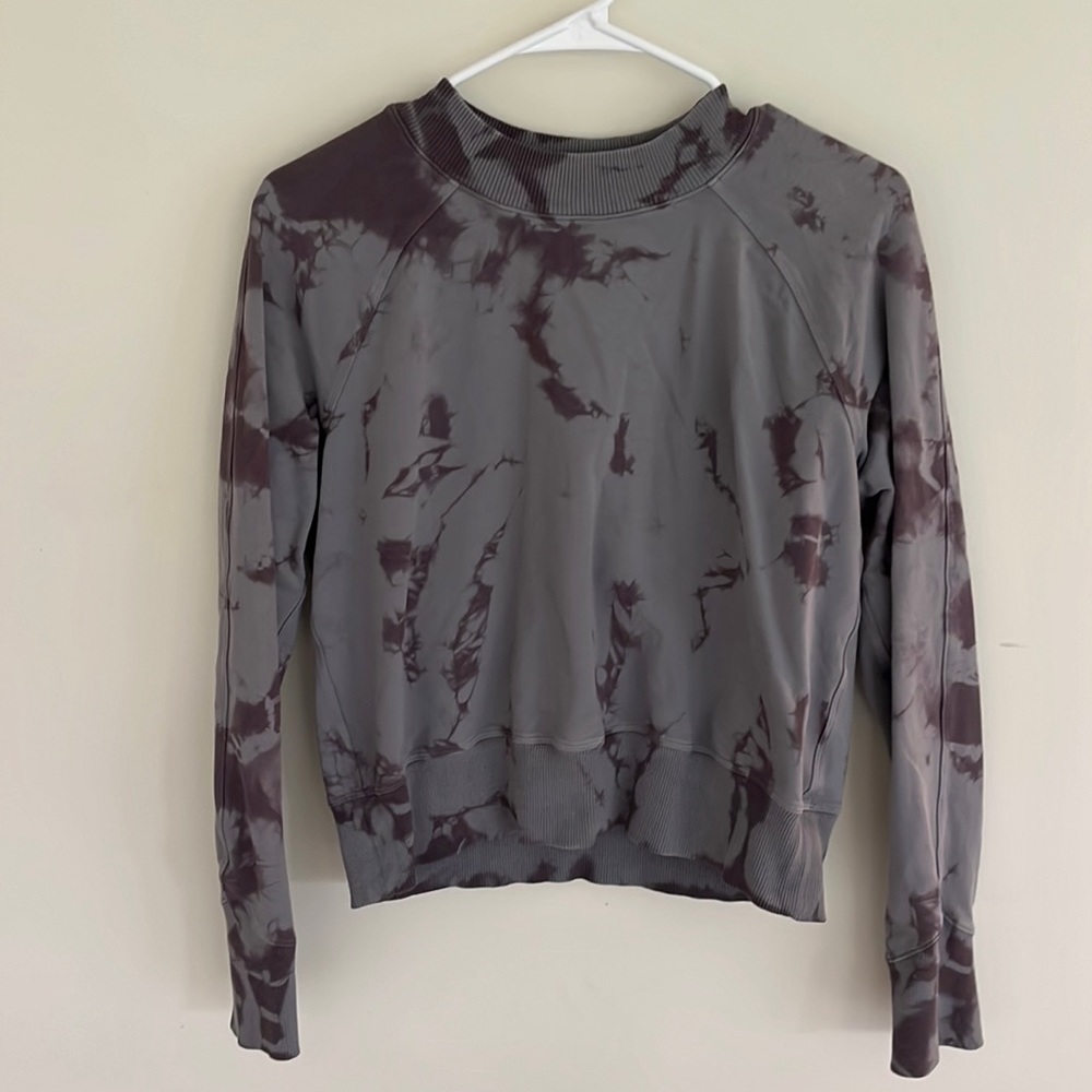 Lululemon cropped tie dyed sweatshirt